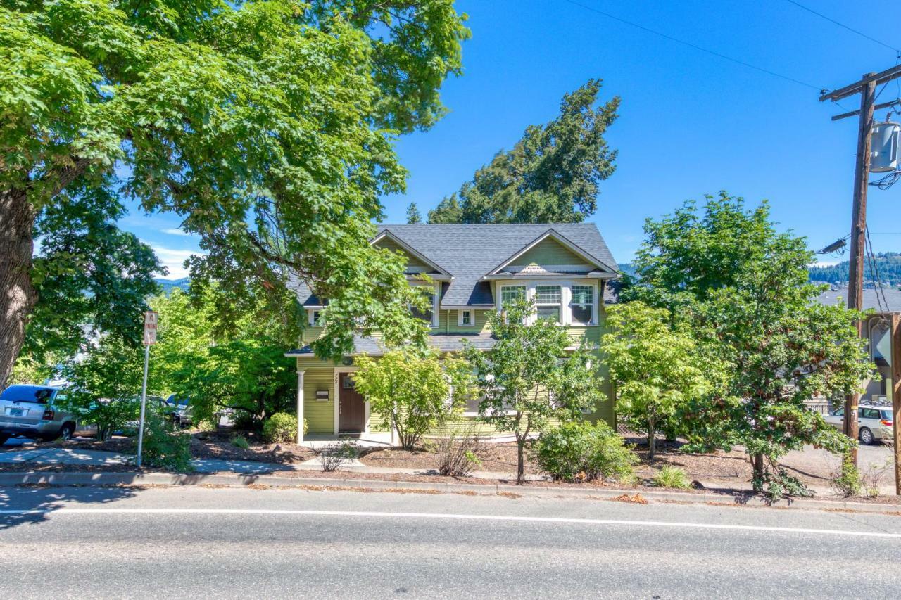 Azusa House Hood River Exterior photo